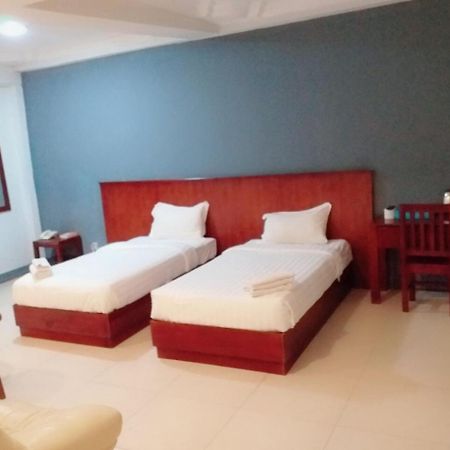 Lanmadaw Plaza Hotel China Town Янгон Экстерьер фото