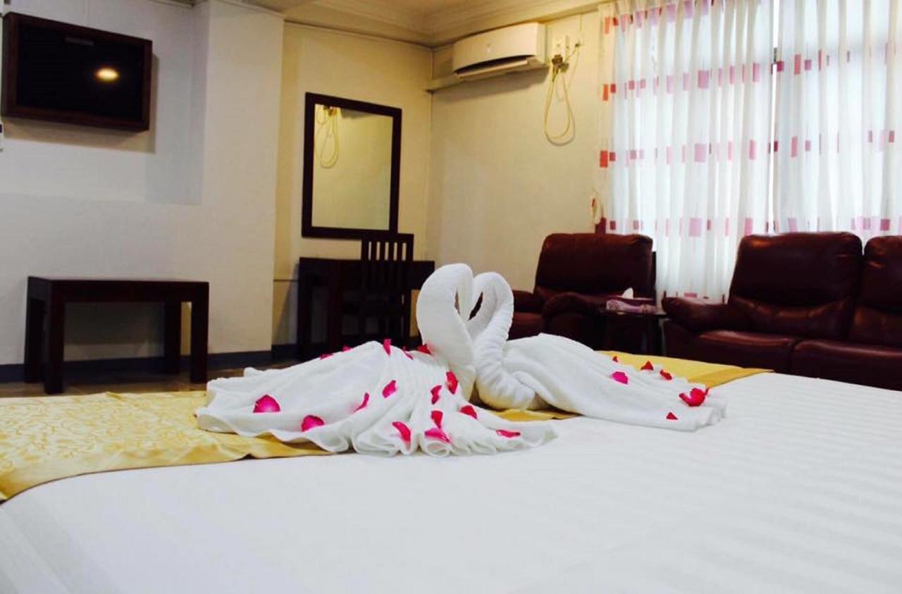 Lanmadaw Plaza Hotel China Town Янгон Экстерьер фото