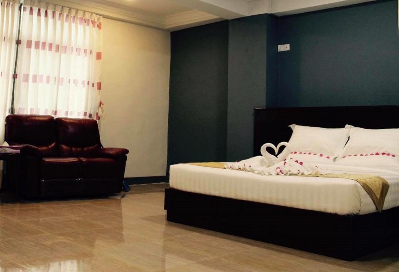 Lanmadaw Plaza Hotel China Town Янгон Экстерьер фото