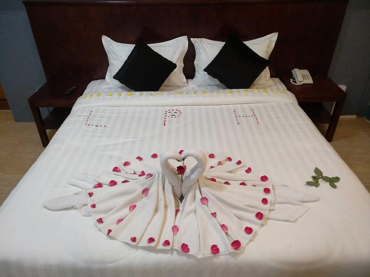 Lanmadaw Plaza Hotel China Town Янгон Экстерьер фото