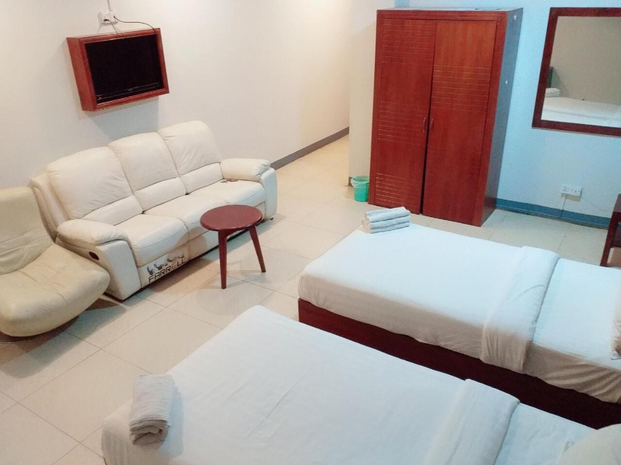Lanmadaw Plaza Hotel China Town Янгон Экстерьер фото