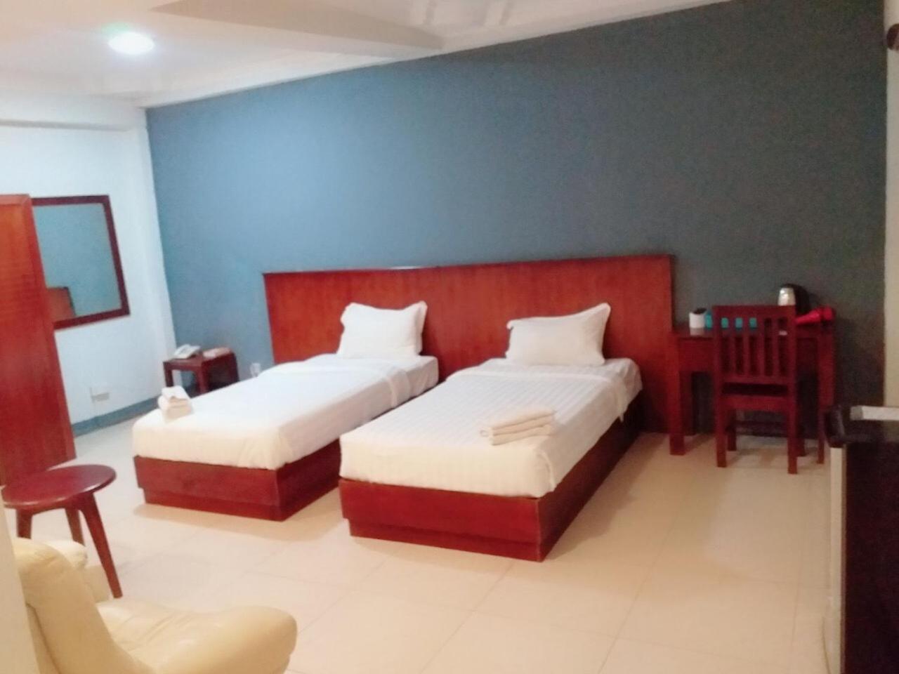 Lanmadaw Plaza Hotel China Town Янгон Экстерьер фото
